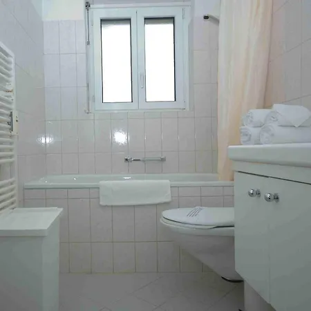 Big 1br In The Center - Mill 355